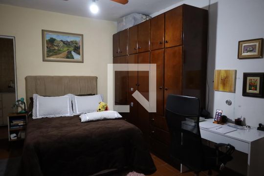 Suíte de casa à venda com 4 quartos, 268m² em Jardim Ana Lucia, São Paulo