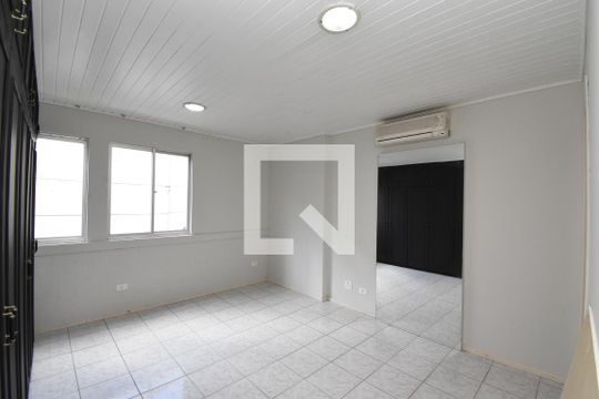 Suíte de apartamento para alugar com 3 quartos, 100m² em Cabral, Curitiba