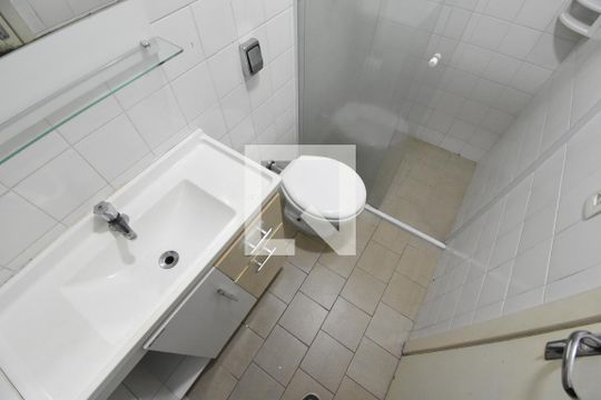 Banheiro da Suíte de apartamento para alugar com 3 quartos, 100m² em Cabral, Curitiba