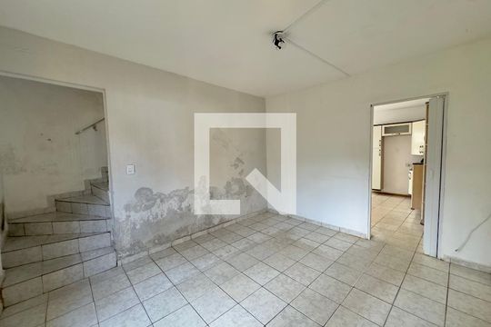 Sala de casa para alugar com 3 quartos, 100m² em Vila Maranduba, Guarulhos
