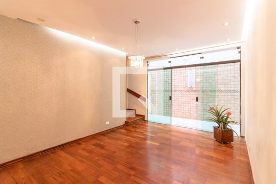 Casa à venda com 3 quartos, 144m² em Planalto Paulista, São Paulo