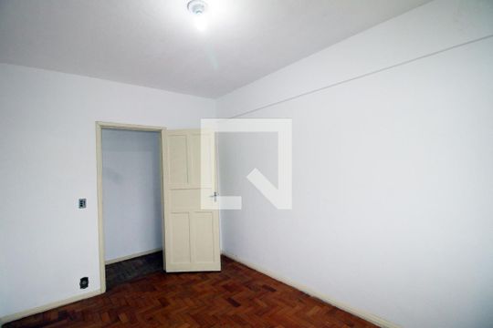 Quarto 1 de apartamento para alugar com 2 quartos, 60m² em Penha, Rio de Janeiro