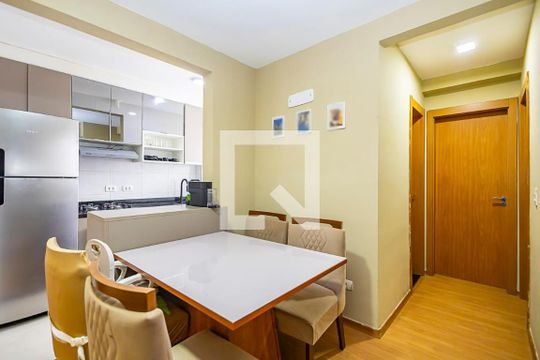 Sala de apartamento à venda com 2 quartos, 54m² em Bacacheri, Curitiba