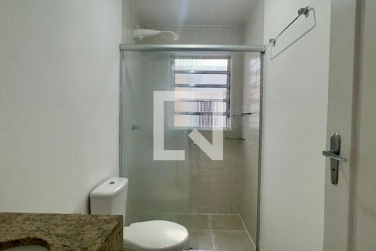 Banheiro de casa à venda com 3 quartos, 116m² em Pinheiros, São Paulo