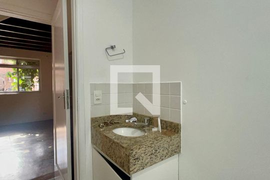 Banheiro de casa à venda com 3 quartos, 116m² em Pinheiros, São Paulo