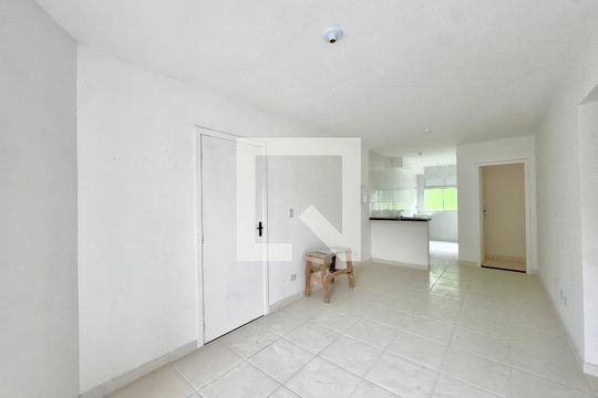 Sala de apartamento para alugar com 3 quartos, 66m² em Jardim Jacy, Guarulhos