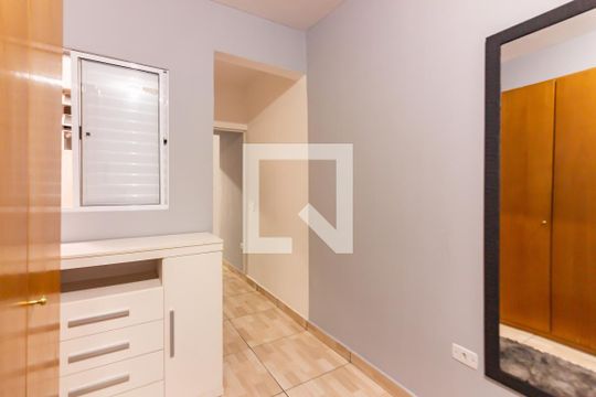 Quarto de casa para alugar com 1 quarto, 36m² em Iapi, Osasco