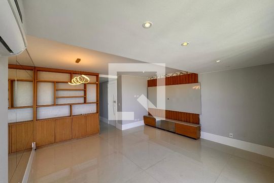 Sala de apartamento à venda com 2 quartos, 160m² em Recreio dos Bandeirantes, Rio de Janeiro