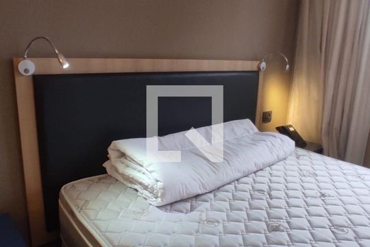 Quarto de apartamento à venda com 1 quarto, 42m² em Alphaville, Barueri