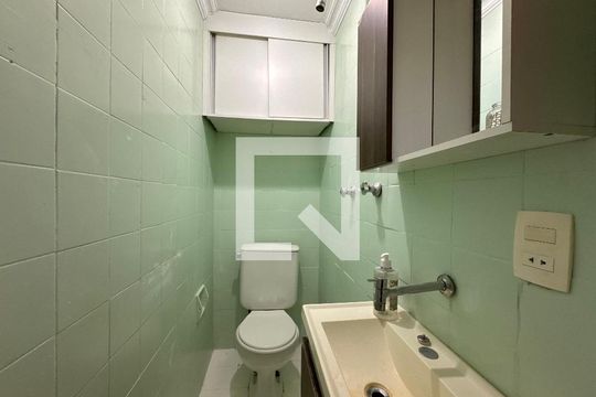 Lavabo de apartamento à venda com 2 quartos, 75m² em Barra da Tijuca, Rio de Janeiro