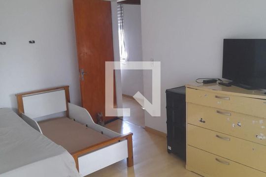 Quarto de apartamento à venda com 2 quartos, 54m² em Santo Antônio, Porto Alegre