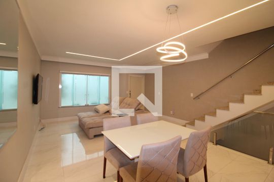 Sala de casa de condomínio à venda com 4 quartos, 289m² em Jardim São Paulo, São Paulo
