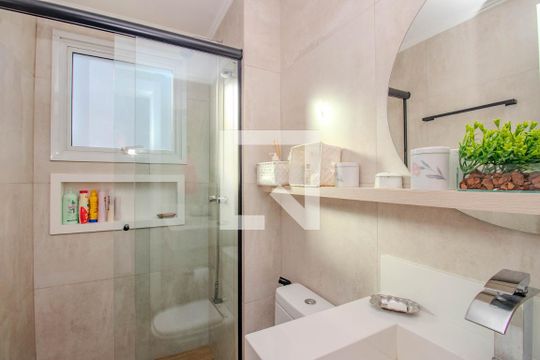Banheiro da Suíte 1 de apartamento para alugar com 3 quartos, 112m² em Jardim do Salso, Porto Alegre