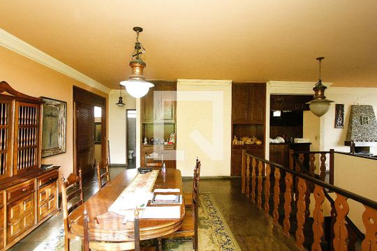 Sala 2 de casa para alugar com 4 quartos, 500m² em Santa Lúcia, Belo Horizonte