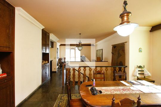 Sala 2 de casa para alugar com 4 quartos, 500m² em Santa Lúcia, Belo Horizonte