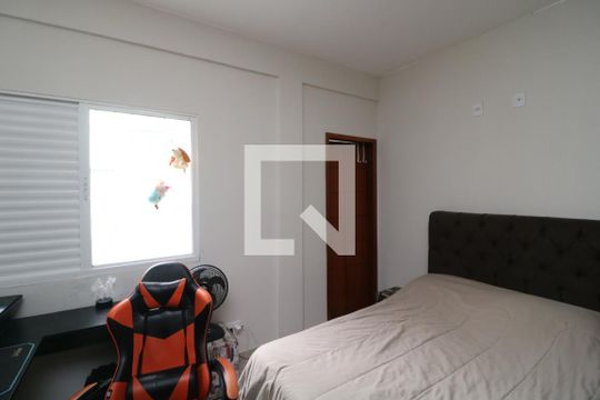 Casa à venda com 3 quartos, 198m² em Vila Alzira, São Paulo