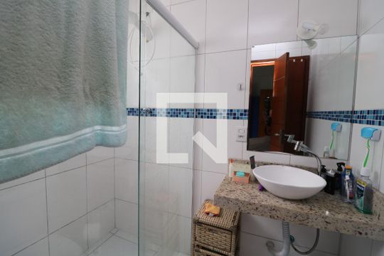 Casa à venda com 3 quartos, 198m² em Vila Alzira, São Paulo