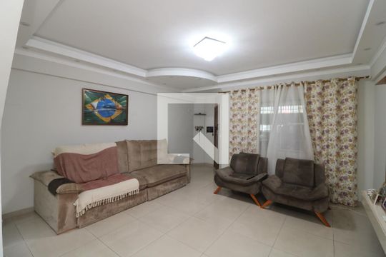 Casa à venda com 3 quartos, 198m² em Vila Alzira, São Paulo
