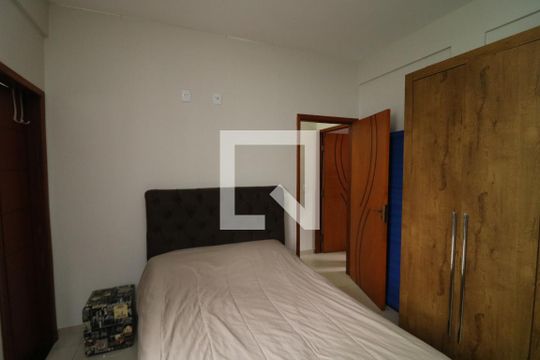 Casa à venda com 3 quartos, 198m² em Vila Alzira, São Paulo