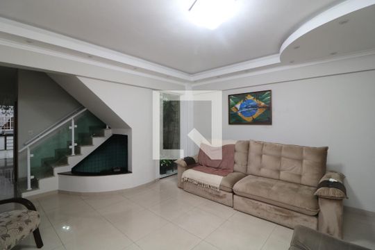 Casa à venda com 3 quartos, 198m² em Vila Alzira, São Paulo