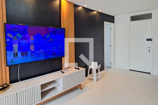 Sala de apartamento à venda com 2 quartos, 90m² em Vital Brasil, Niterói