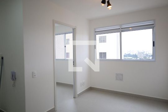 Apartamento para alugar com 2 quartos, 40m² em Veleiros, São Paulo