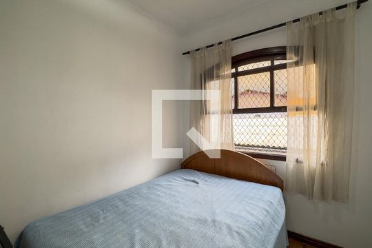 Quarto 1 de casa para alugar com 3 quartos, 130m² em Jardim Sandra, São Paulo