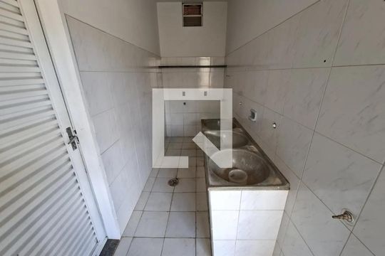 Casa para alugar com 4 quartos, 50m² em Presidente Roosevelt, Uberlândia