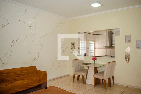 Casa à venda com 4 quartos, 295m² em Setor Norte Ferroviário, Goiânia