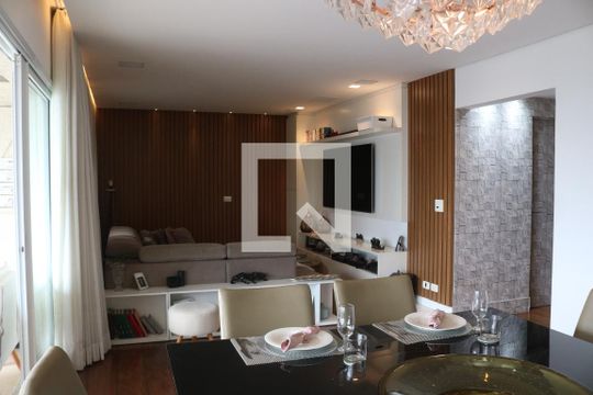 Sala de apartamento para alugar com 3 quartos, 200m² em Perdizes, São Paulo