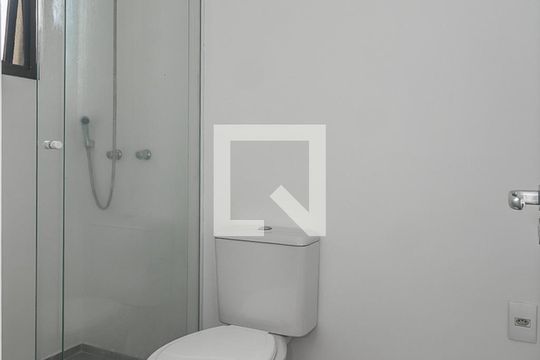 Banheiro da Suíte de apartamento à venda com 3 quartos, 70m² em São Geraldo, Porto Alegre