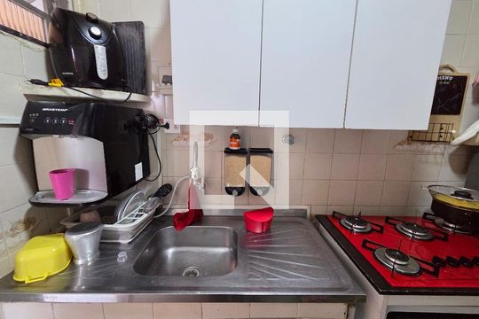 Cozinha de kitnet/studio para alugar com 1 quarto, 33m² em Jardim Imperador, Praia Grande