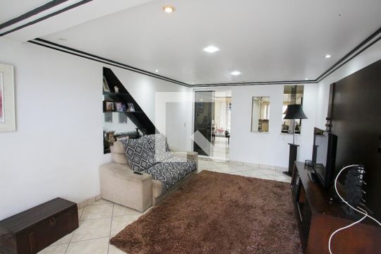 Sala de TV de casa para alugar com 6 quartos, 440m² em Anil, Rio de Janeiro