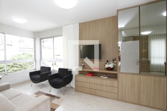 Sala de kitnet/studio para alugar com 1 quarto, 54m² em Santa Lúcia, Belo Horizonte