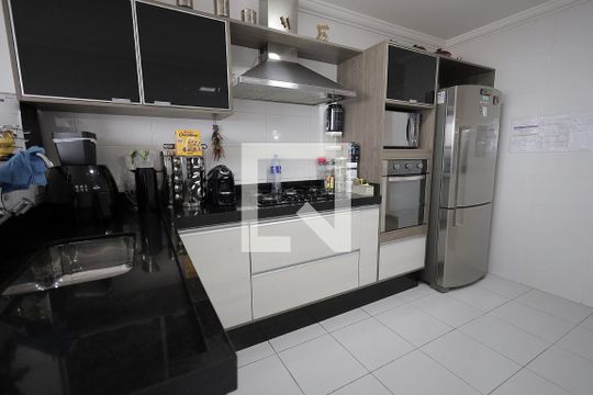 Cozinha de apartamento à venda com 3 quartos, 92m² em Parque Sao Vicente, Santo André
