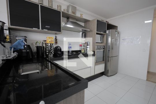 Cozinha de apartamento à venda com 3 quartos, 92m² em Parque Sao Vicente, Santo André