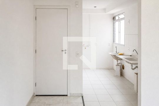 Cozinha de apartamento para alugar com 2 quartos, 42m² em Guaratiba, Rio de Janeiro