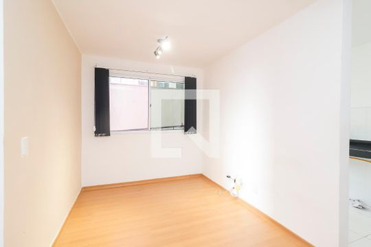 Sala de apartamento para alugar com 2 quartos, 44m² em Colônia (zona Leste), São Paulo