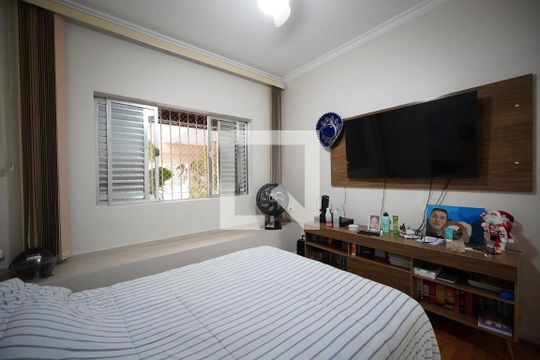 Quarto 1 de casa à venda com 4 quartos, 250m² em Liberdade, São Paulo
