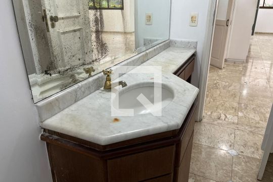 Lavabo de apartamento para alugar com 3 quartos, 189m² em Boqueirão, Santos