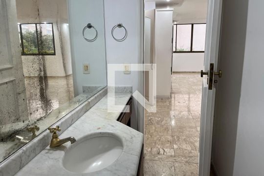 Lavabo de apartamento para alugar com 3 quartos, 189m² em Boqueirão, Santos