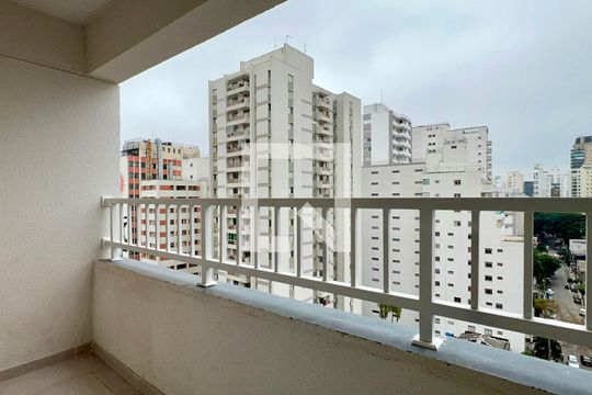Varanda de kitnet/studio à venda com 1 quarto, 30m² em Jardim Paulista, São Paulo