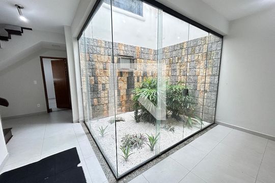 Detalhe da sala 1 de casa para alugar com 8 quartos, 461m² em Bento Ribeiro, Rio de Janeiro