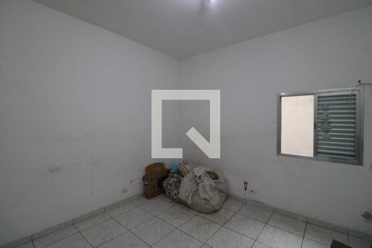 Suíte de casa à venda com 4 quartos, 120m² em Jardim Teresa, São Paulo