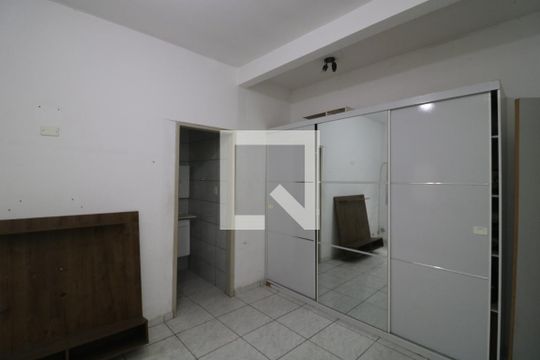 Suíte de casa à venda com 4 quartos, 120m² em Jardim Teresa, São Paulo