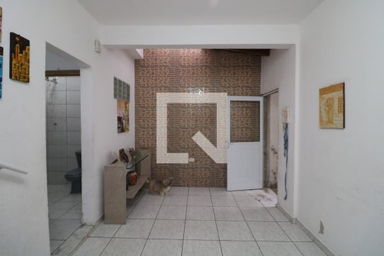 Sala de casa à venda com 4 quartos, 120m² em Jardim Teresa, São Paulo