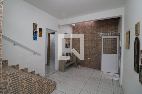 Sala de casa à venda com 4 quartos, 120m² em Jardim Teresa, São Paulo