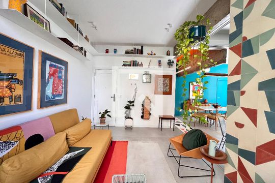 Sala  de apartamento à venda com 1 quarto, 80m² em Copacabana, Rio de Janeiro