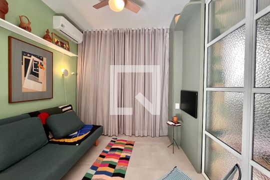 Sala 2 de apartamento à venda com 1 quarto, 80m² em Copacabana, Rio de Janeiro