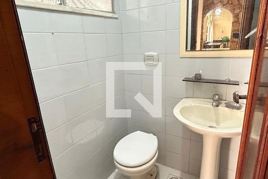 Lavabo 1 de casa à venda com 4 quartos, 327m² em Vila Valqueire, Rio de Janeiro